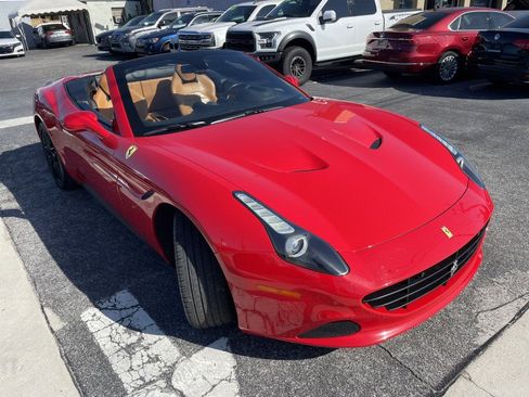 Used 2017 Ferrari California T image 43
