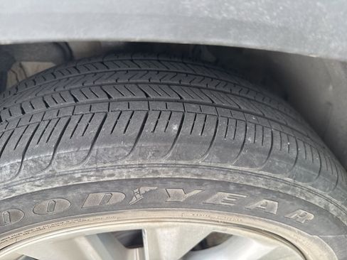 Used 2024 Toyota Highlander Limited image 23