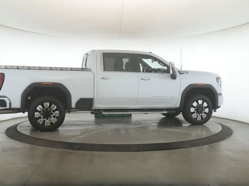 Used 2026 GMC Sierra 2500 Denali w/ Technology Package AWD/4WD image 6