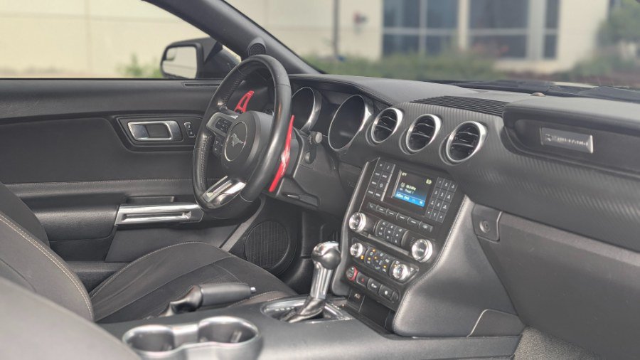 Used 2018 Ford Mustang Coupe RWD image 23