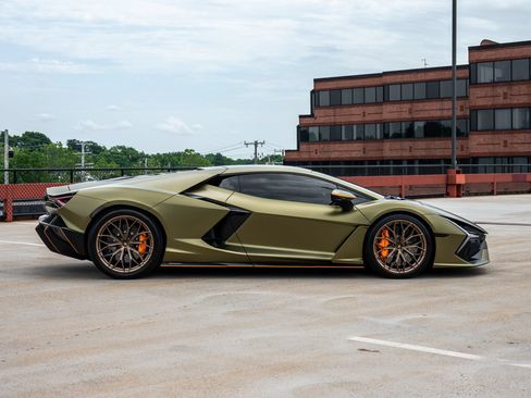 Used 2025 Lamborghini Revuelto AWD/4WD image 4