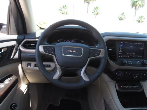 Used 2023 GMC Acadia Denali w/ Denali Ultimate Package FWD image 27
