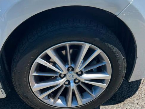 Used 2015 Toyota Corolla LE FWD image 15