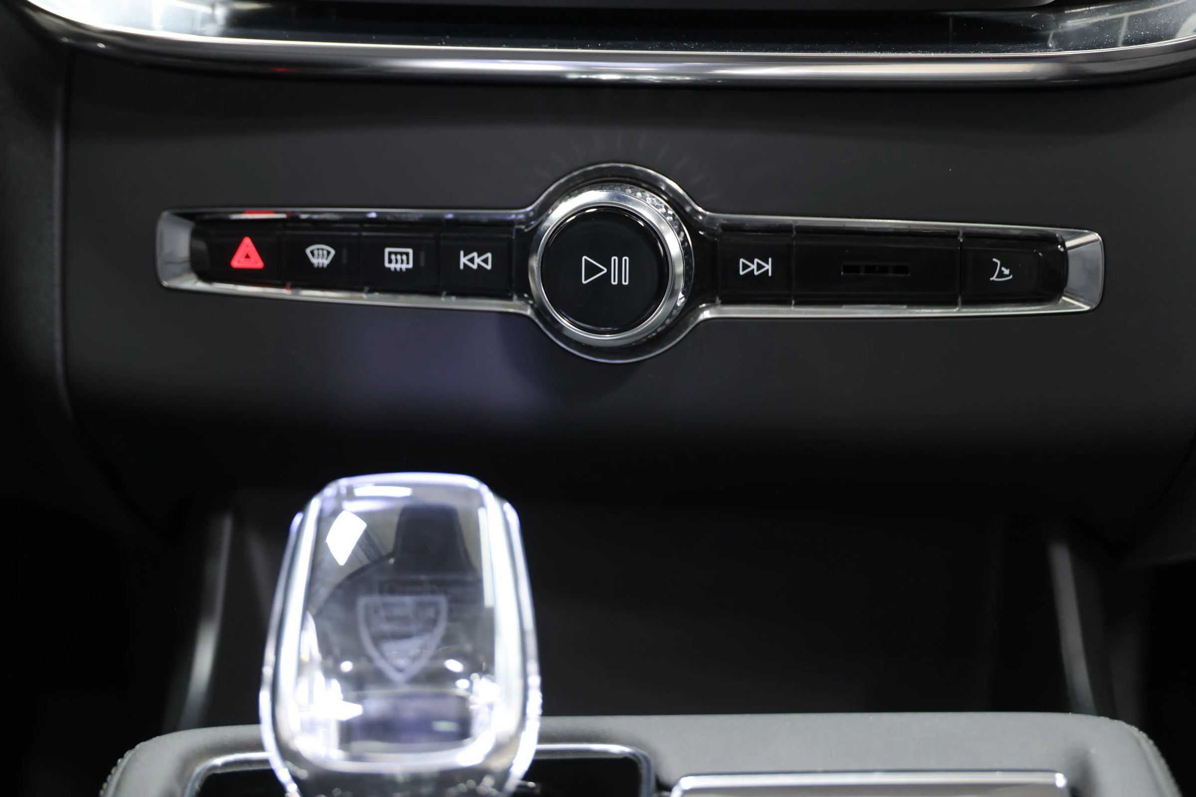 Used 2025 Volvo XC90 T8 Plus w/ Protection Package Premier AWD/4WD image 36