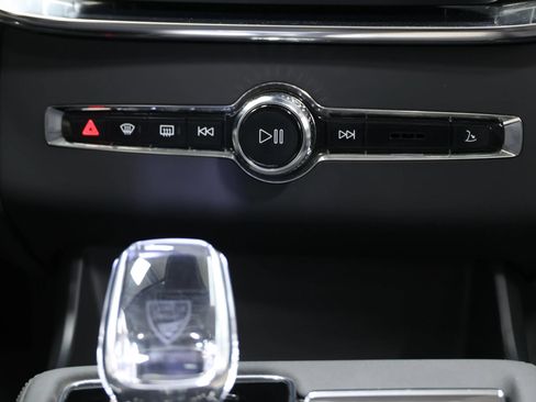 Used 2025 Volvo XC90 T8 Plus w/ Protection Package Premier AWD/4WD image 36