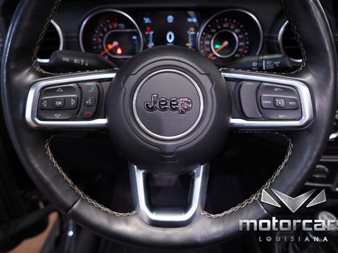 Used 2020 Jeep Gladiator Overland image 36