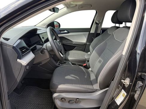 New 2024 Volkswagen Taos SE image 9