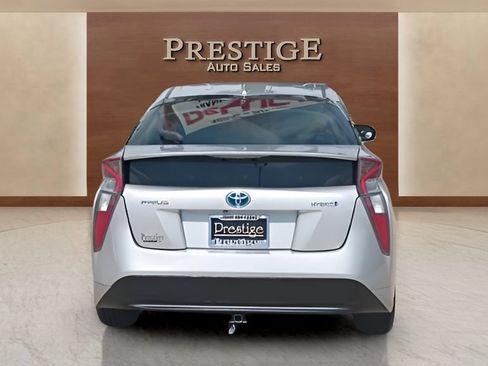 Used 2017 Toyota Prius Three w/ Advanced Technology Package FWD image 41