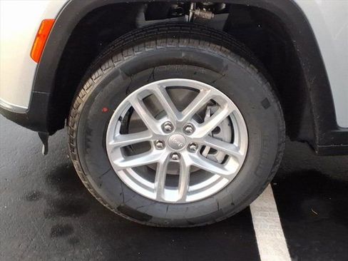 New 2025 Jeep Grand Cherokee L Laredo w/ Trailer Tow Package image 19