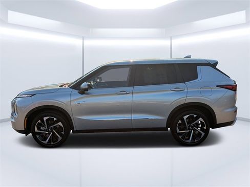 New 2025 Mitsubishi Outlander SE image 6