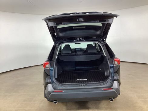 Used 2021 Toyota RAV4 XLE w/ XLE Grade Weather Package AWD/4WD image 12