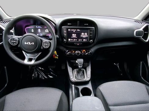 Used 2024 Kia Soul LX w/ Option Group 015 FWD image 15