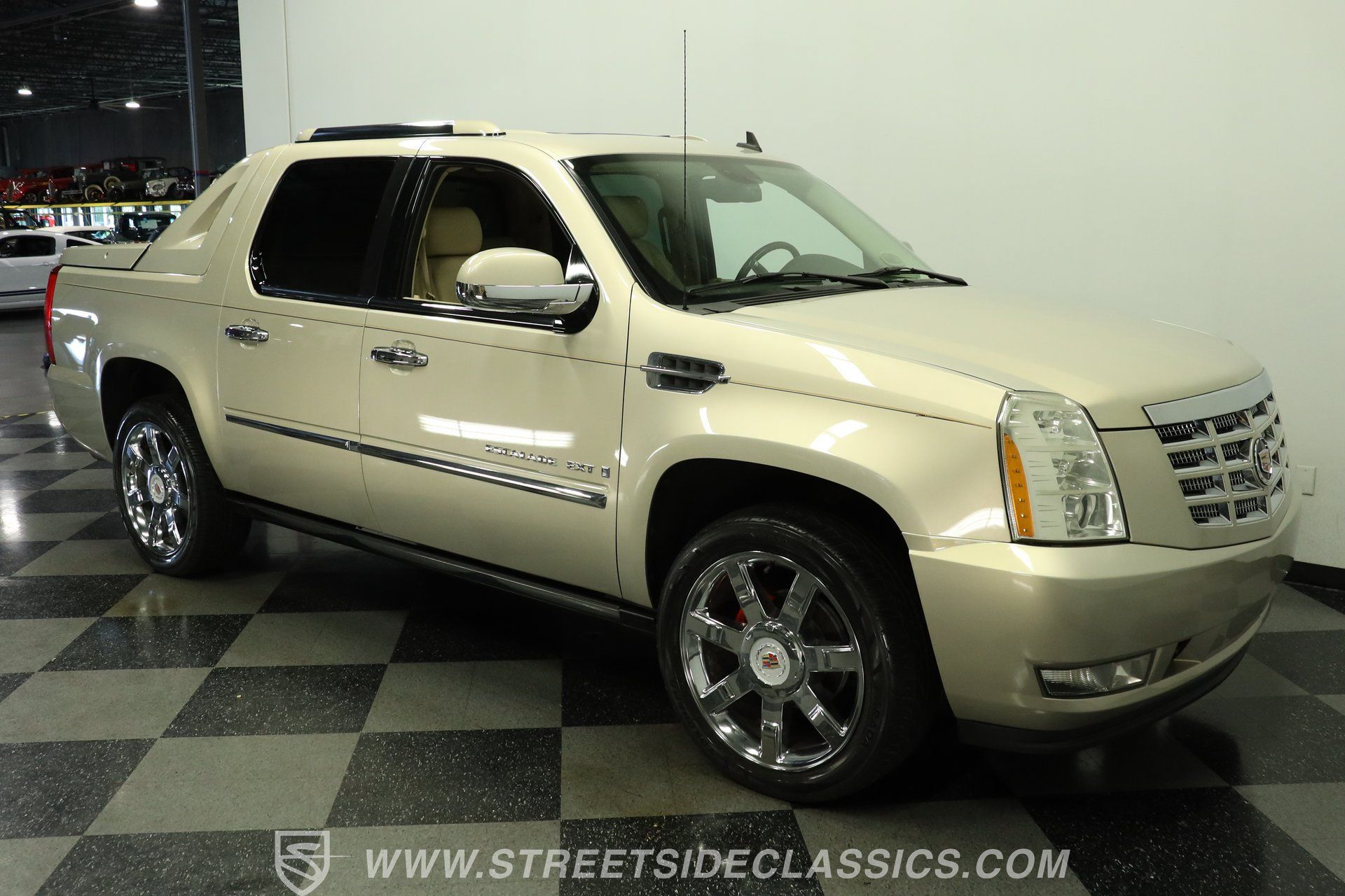 Used 2007 Cadillac Escalade EXT w/ Information Package AWD/4WD image 14