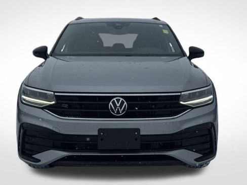 Used 2022 Volkswagen Tiguan SE R-Line image 3