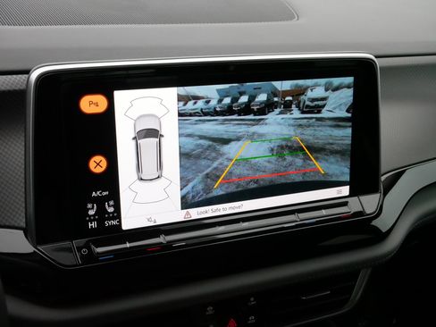 Certified 2024 Volkswagen Atlas Peak Edition SEL image 30