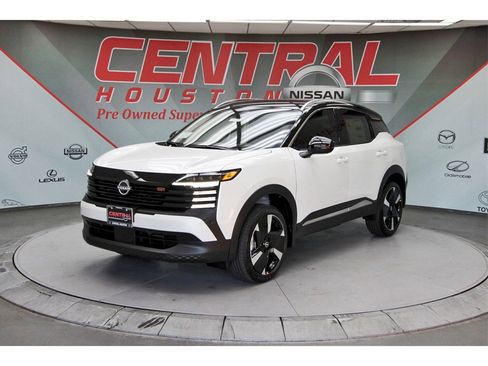 New 2026 Nissan Kicks SR image 2