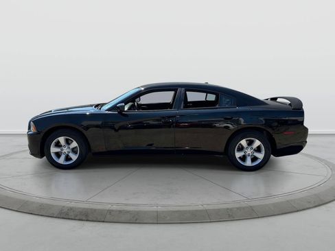 Used 2012 Dodge Charger SE w/ Connectivity Group RWD image 4