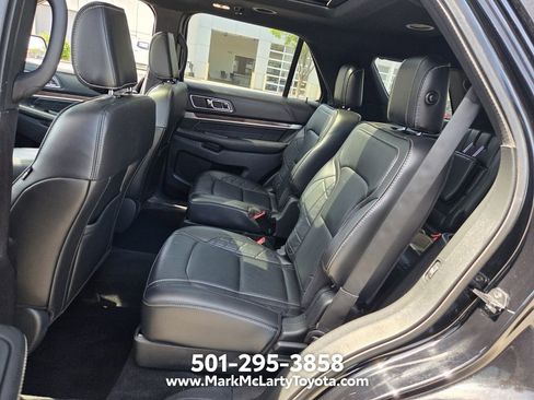 Used 2018 Ford Explorer Platinum AWD/4WD image 10