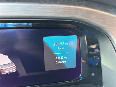 Used 2025 Volkswagen Atlas Cross Sport SE image 15