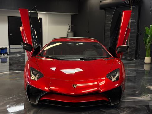 Used 2016 Lamborghini Aventador LP 750-4 Superveloce AWD/4WD image 3