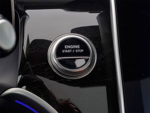 Used 2025 Mercedes-Benz GLC 350e 4MATIC image 19