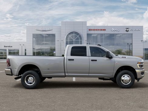 New 2026 RAM 3500 Tradesman AWD/4WD image 22