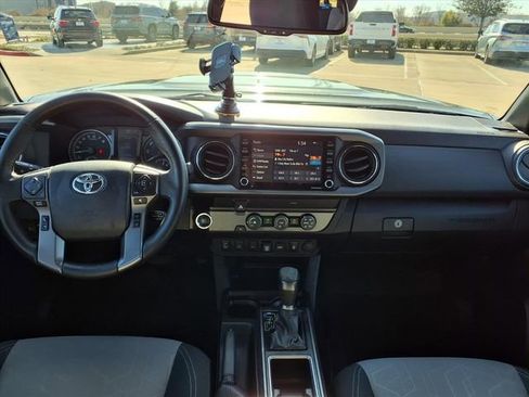 Used 2020 Toyota Tacoma TRD Sport w/ Technology Package image 5