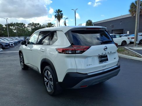 Certified 2021 Nissan Rogue SV image 4