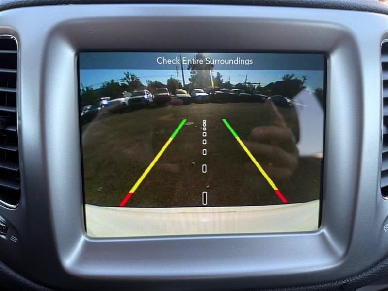 Used 2018 Jeep Compass Latitude w/ Popular Equipment Group AWD/4WD image 23