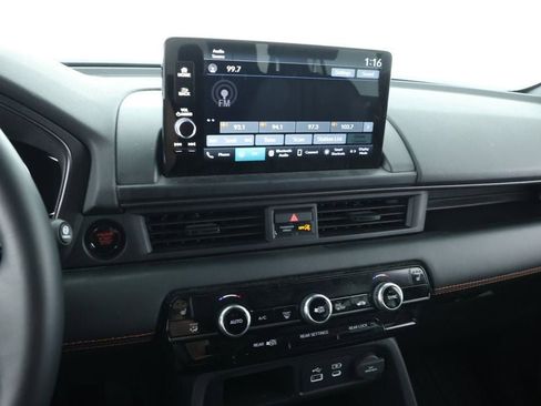 Used 2025 Honda Pilot TrailSport image 15