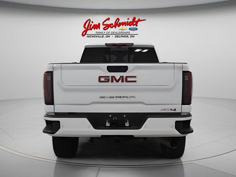 Used 2025 GMC Sierra 2500 AT4 w/ AT4 Premium Plus Package AWD/4WD image 5