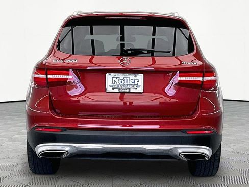 Used 2017 Mercedes-Benz GLC 300 4MATIC image 4