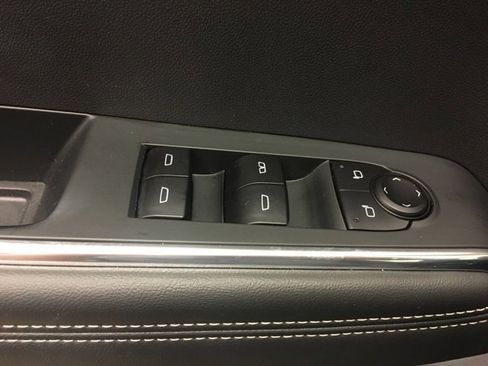 Used 2025 GMC Acadia Elevation image 34