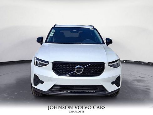 New 2026 Volvo XC40 B5 Core w/ Climate Package image 7