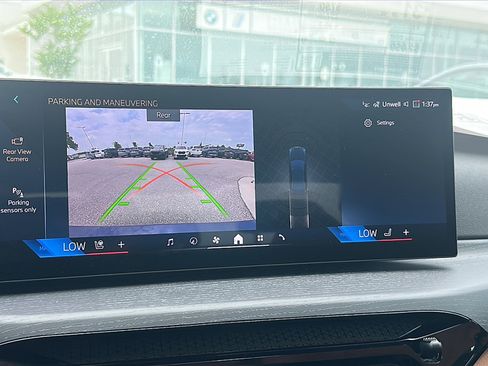 New 2025 BMW 330i Sedan w/ Premium Package image 22