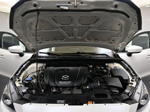 Used 2015 MAZDA MAZDA3 i Grand Touring image 9