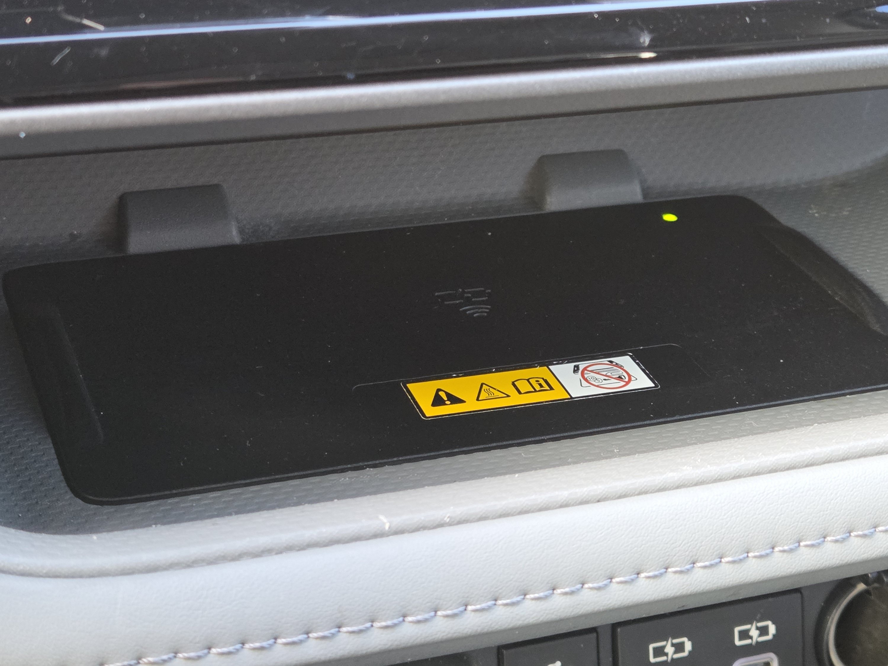 Used 2023 Toyota Highlander XLE AWD/4WD image 16