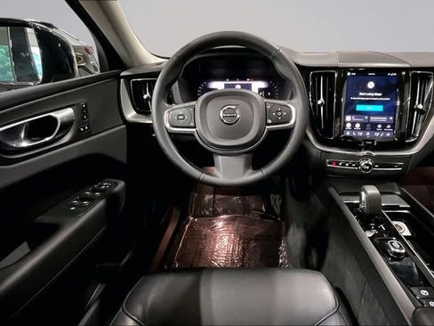 Certified 2024 Volvo XC60 B5 Core AWD/4WD image 8