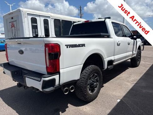 Used 2023 Ford F250 Lariat w/ Lariat Ultimate Package AWD/4WD image 9