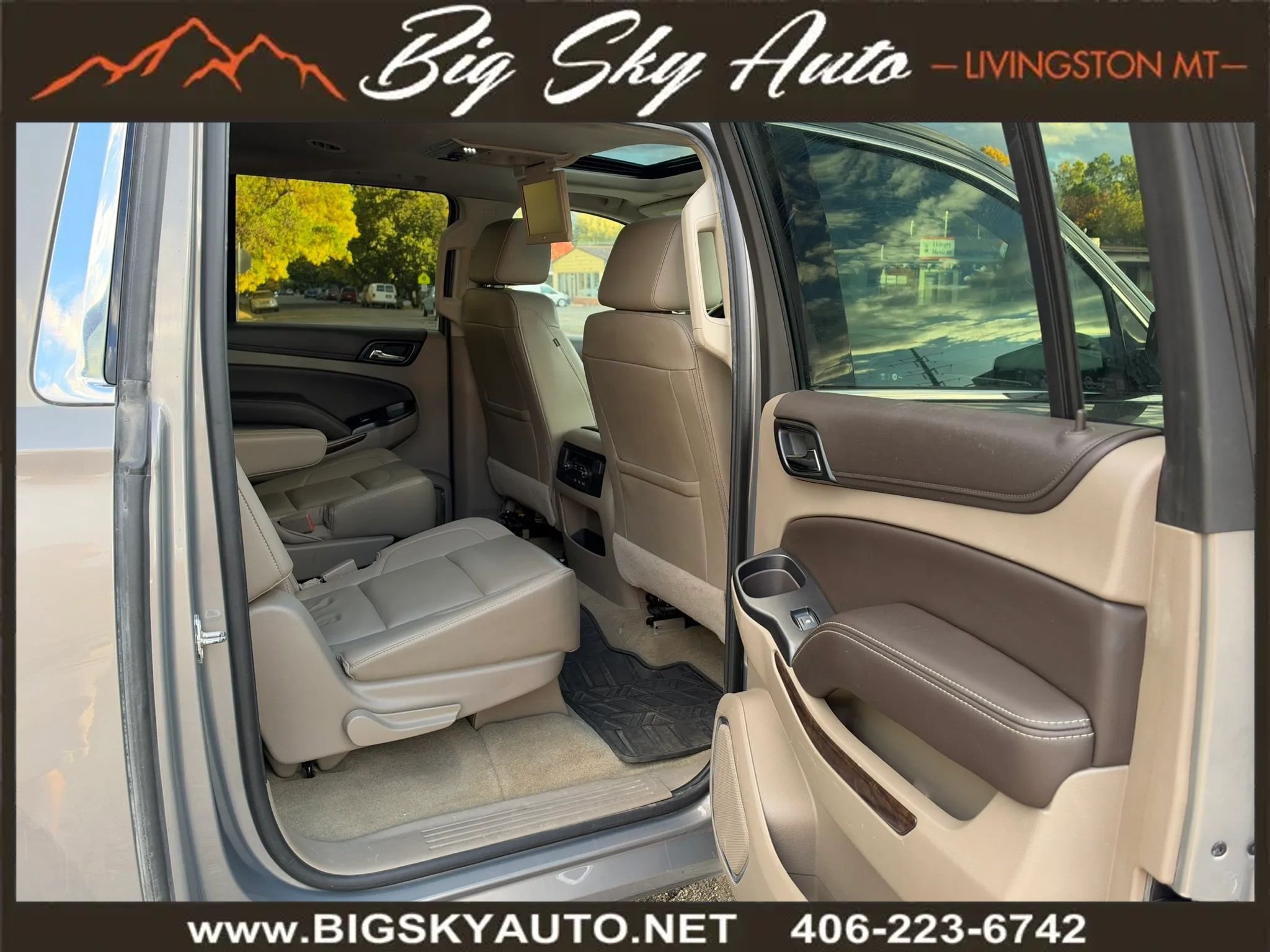 Used 2018 Chevrolet Suburban LT AWD/4WD image 22