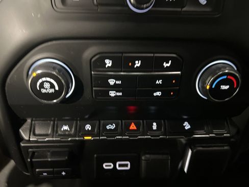 Used 2024 Chevrolet Silverado 1500 Custom Trail Boss AWD/4WD image 32