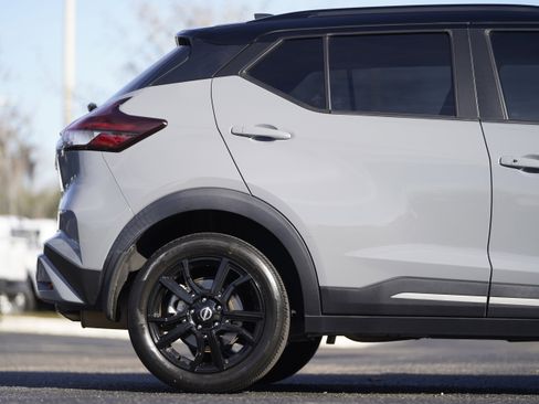 Used 2023 Nissan Kicks SR image 5