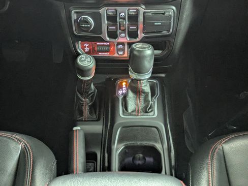 Used 2021 Jeep Wrangler Unlimited Rubicon image 17