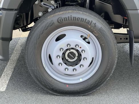 New 2025 Ford F550 4x4 Crew Cab Super Duty image 8