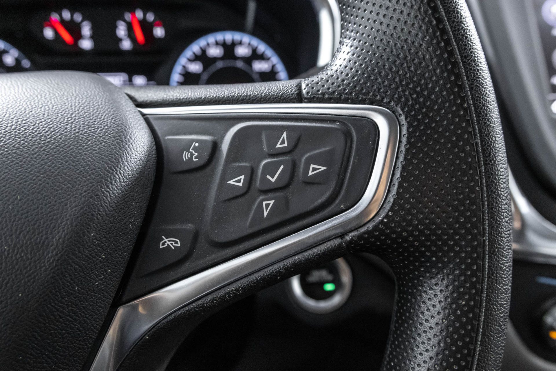 Used 2020 Chevrolet Equinox LS w/ LS Convenience Package FWD image 27