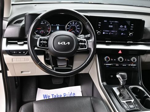 Used 2022 Kia Carnival LX FWD image 30
