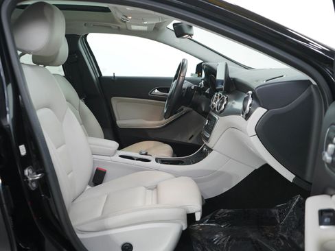 Used 2018 Mercedes-Benz GLA 250 4MATIC image 11