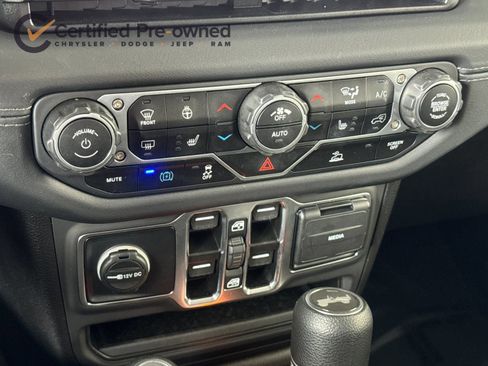 Certified 2025 Jeep Wrangler Unlimited Sahara image 21