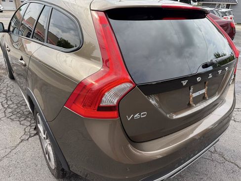 Used 2016 Volvo V60 T5 Cross Country w/ Climate Package AWD/4WD image 12