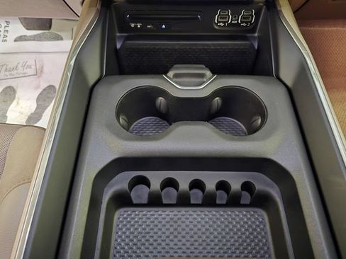 Used 2019 RAM 1500 Laramie AWD/4WD image 21